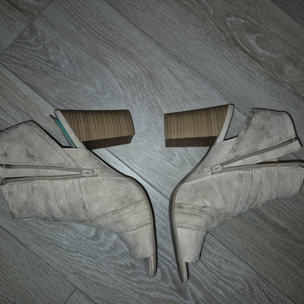 Women's Gray Ankle Boots